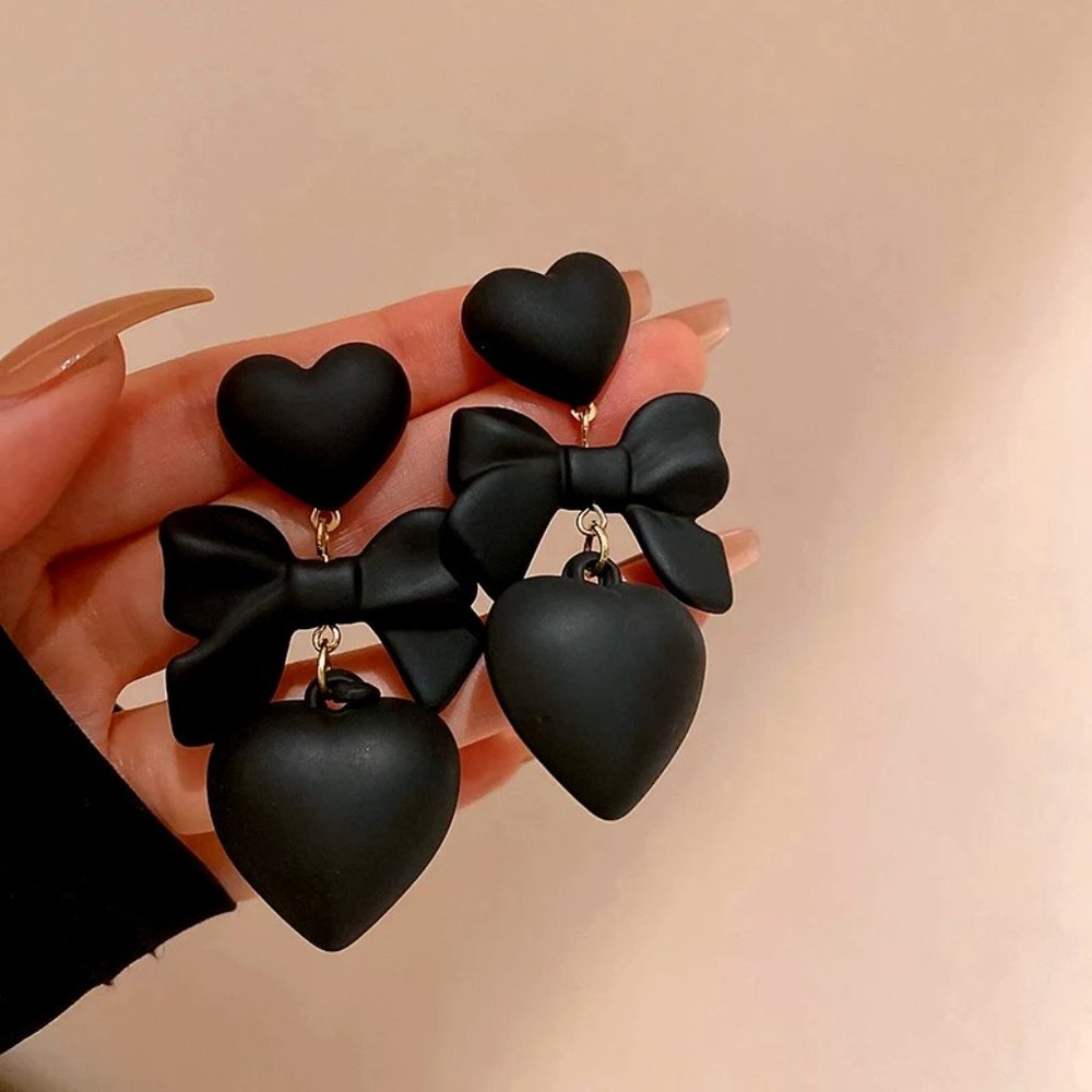 Dangling Elegant Black Bow/Heart Earrings - Picture 1 of 1